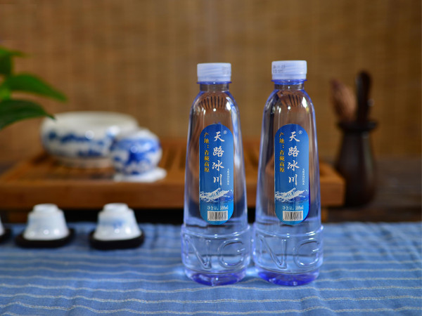 礦泉水的類型有哪幾種.jpg